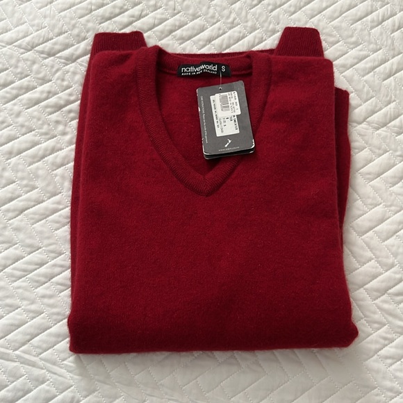 Native World possum merino wool silk V-neck sweater, size small in deep red - Picture 5 of 6